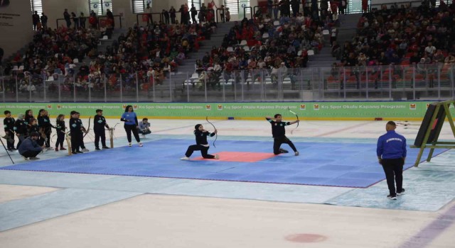 Zeytinburnu Belediyesi Kış Spor Okullarının kapanış programı gerçekleştirildi