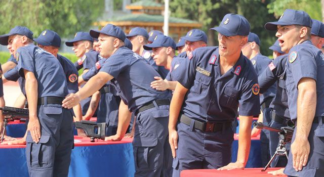 Adana'da 56 acemi er yemin etti