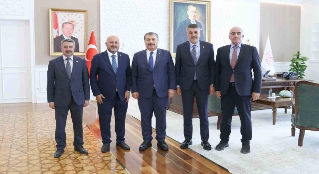 Adıyamanın milletvekilleri Bakan Koca ile bir araya geldi