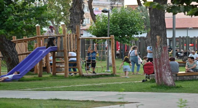 Akhisarlılar Şehit Necdi Şentürk Parkını çok beğendi