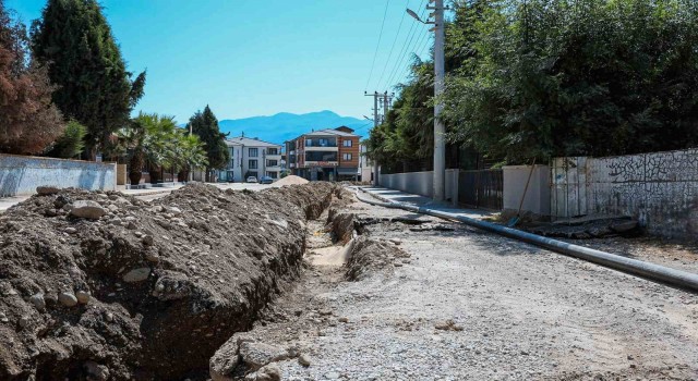 Akyazıda 3 bin 500 metrelik içme suyu hattı yenileniyor