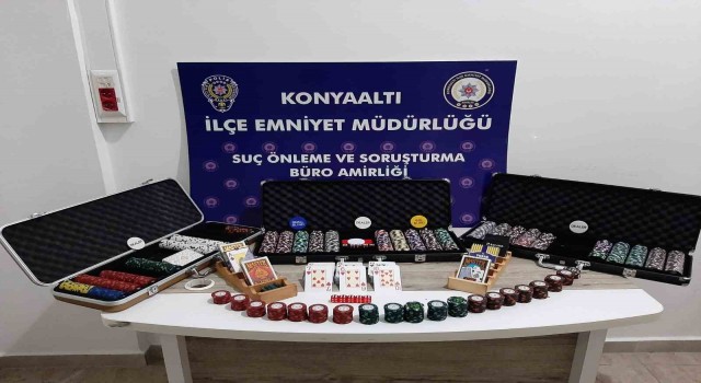 Antalyada, kumar oynayan 14 kişiye cezai işlem uygulandı
