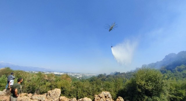Antalyadaki orman yangını 2 saatte kontrol altına alındı, 3 hektar zarar gördü