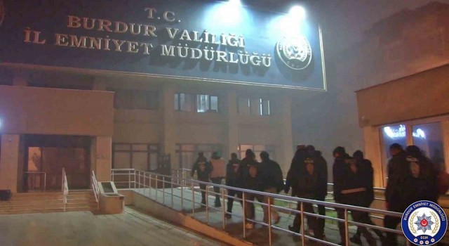 Asayiş çalışmalarında yakalanan 15 kişi tutuklandı