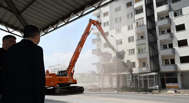 Asrın Felaketinin İzlerini Silmek İçin Çalışmalar Sürüyor