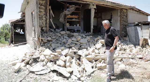 Başkan Zeydan Karalar, Depremzedeleri Ziyaret Etti