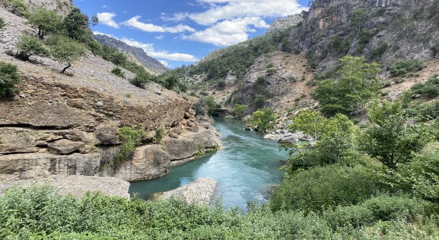 Çukurovanın gizli cenneti Küp Şelalesi hayran bıraktı