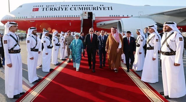 Cumhurbaşkanı Erdoğan, Katar'da Resmi Ziyaret Gerçekleştirdi