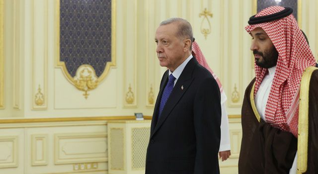Cumhurbaşkanı Erdoğan, Suudi Arabistan’da Resmi Törenle Karşılandı
