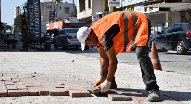 Deprem Sonrası Kaldırım Bakım ve Onarım Çalışmaları Başladı
