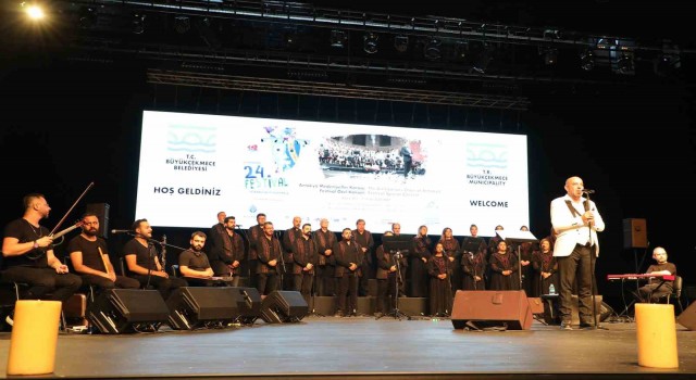 Depremde yaşamını yitiren KKTCli çocuklar için söyledikleri şarkı yüzlerce dinleyiciyi hüzne boğdu