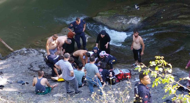 Derede can pazarı: Üniversite öğrencisinin duran kalbi için sağlık personeli seferber oldu