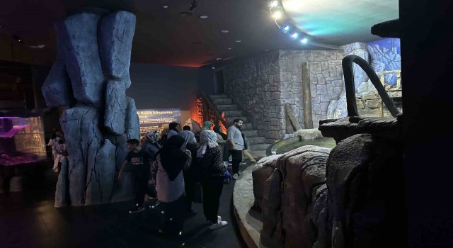 Dilovasının özel çocukları İstanbulda doyasıya eğlendi