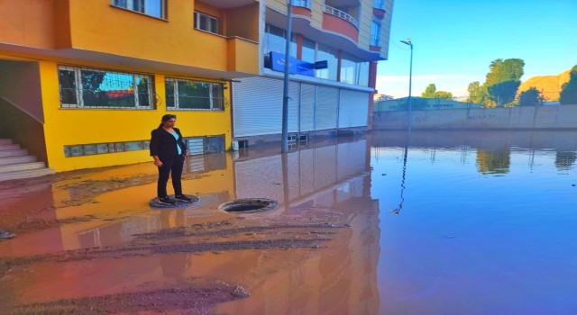 Doğubayazıtta selin yaraları sarılıyor