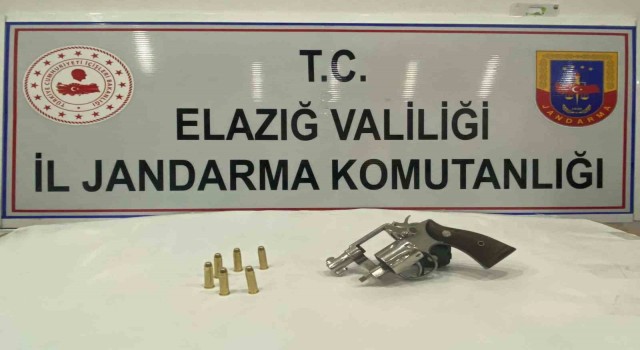 Elazığda ruhsatsız tabanca ele geçirildi