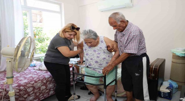 Engelli vatandaşın tekerlekli sandalye talebi yerine getirildi