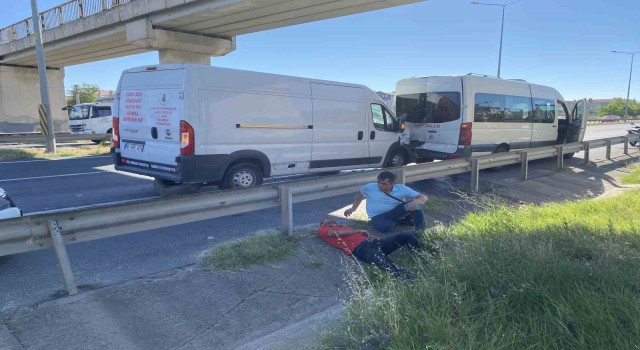 Ergenede trafik kazası: İşçi servisi şoförü yaralandı