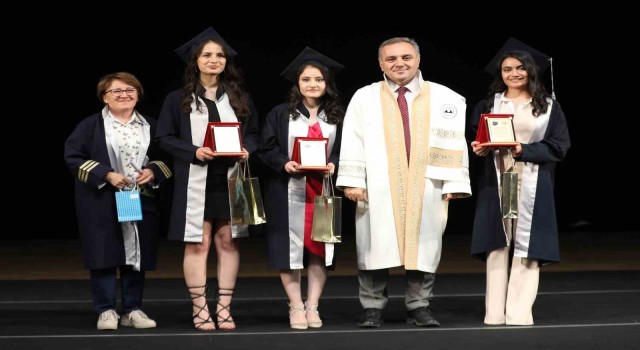 ERÜ Sağlık Bilimleri Fakültesinden 278 öğrenci mezun oldu