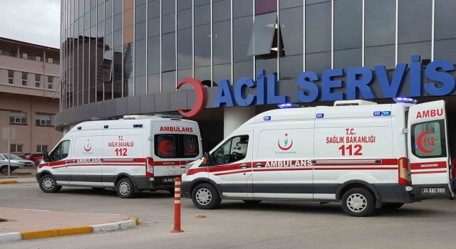 Erzincanda trafik kazası: 11 yaralı