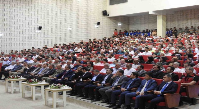 Eski Emniyet Genel Müdürü Celal Uzunkaya, Kiliste 15 Temmuz konferansına katıldı
