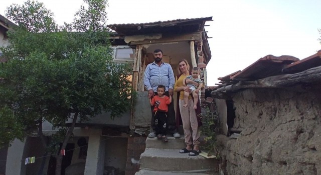 Evleri yıkılan aile çocukları ile sokakta kaldı