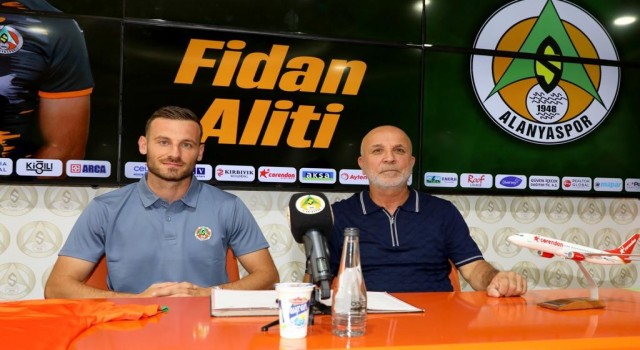 Fidan Aliti Corendon Alanyasporda