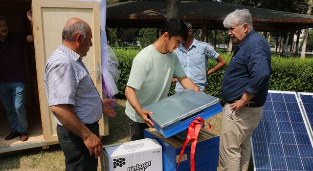 Genç Arıcılara Kovan ve Malzeme Desteği Verildi
