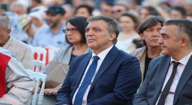 Gül: “Cumhuriyetin ikinci yüzyılına girerken önem vermemiz gereken konunun eğitim olduğuna inanıyorum”