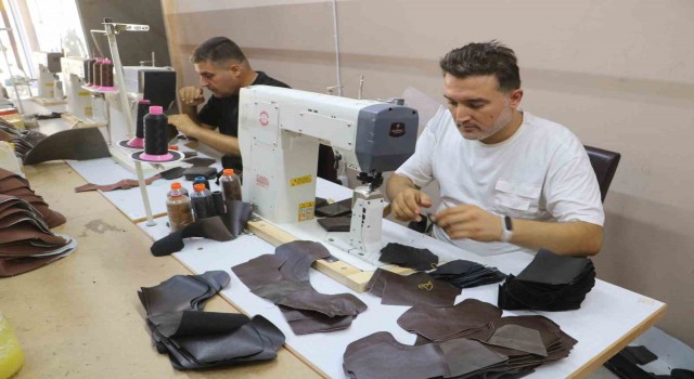 Ayakkabı imalatçıları günlük bin liraya işçi bulamıyor