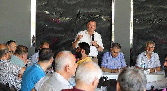 Hatay Büyükşehir Belediye Başkanı Lütfü Savaş, mahalle ziyaretlerinde bulundu