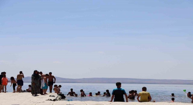 İç Anadolunun plajı bayramda da boş kalmadı