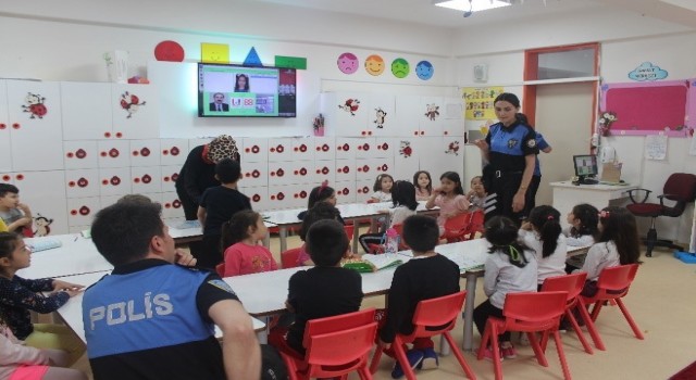 Ispartada toplum destekli polisler vatandaşı bilgilendirdi