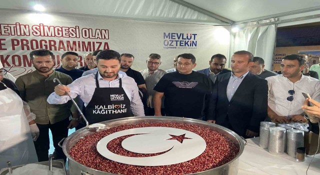 Kağıthanede aşure günü heyecanı: 25 bin kişiye aşure ikram edildi