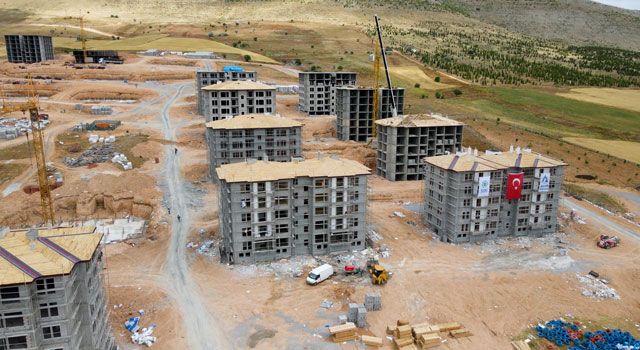 Kahramanmaraş'ta deprem konut inşaatı sürüyor