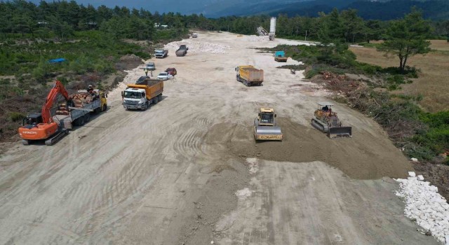 Kaşta Kasaba-Sütleğen yolu projesi çalışmaları devam ediyor