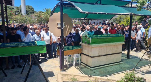 Kazada yaşamını yitiren 3 kişi Bodrum'da defnedildi