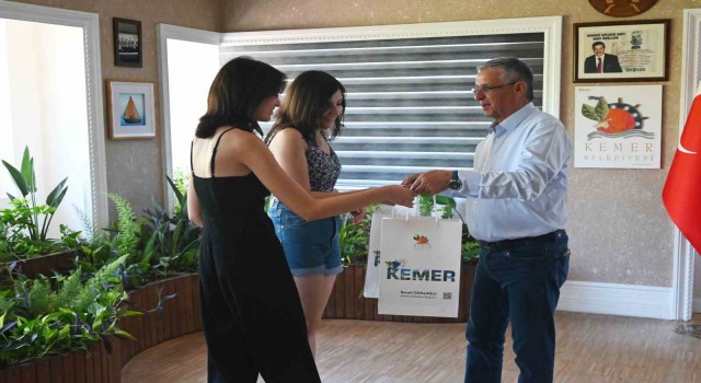 Kemer Belediyesi kursiyeri YKSde Türkiye 117incisi oldu