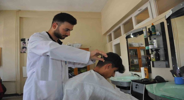 Kızıltepe Halk Eğitim Merkezinden aldığı sertifikayla İngilterede kendi işini kurdu