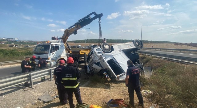 Kuzey Marmara Otoyolunda tır devrildi: 1 ölü