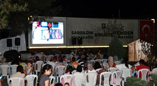 Mahallelerde sinema gösterimleri başladı