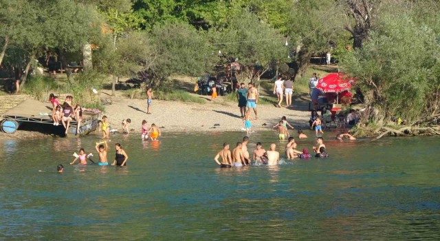 Manavgat Irmağında tehlikeli serinlik