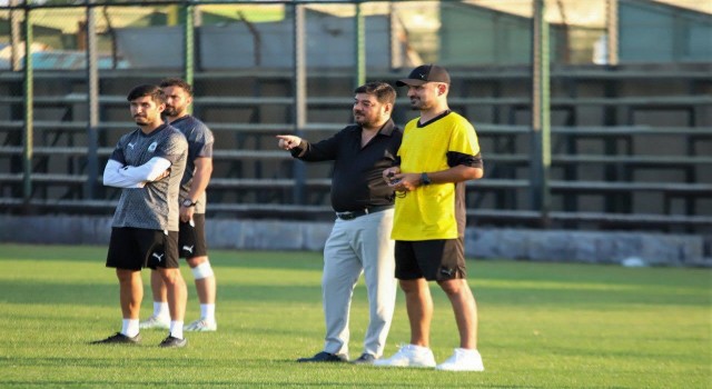 Menemen FKda Başkan Tokul sahaya indi