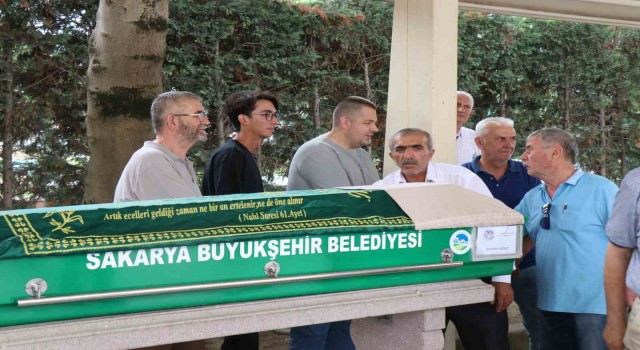 Milli okçu Mete Gazozun dedesi son yolculuğuna uğurlandı