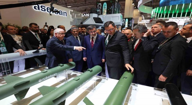 Milli Savunma Bakanı Güler, Uluslararası Savunma Sanayi Fuarına katıldı