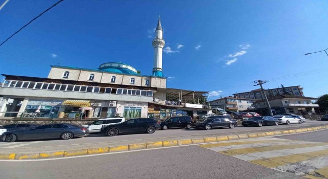 Miras kavgasında hayatını kaybeden aile toprağa verildi