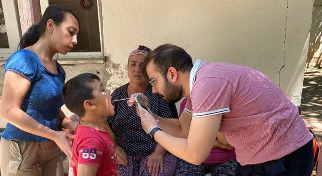 Mobil Sağlık Ekipleri vatandaşları ziyaret ediyor
