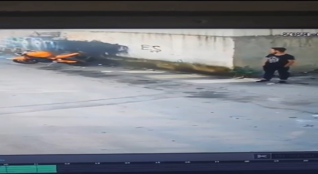 Motora baktı, beğendi, çaldı