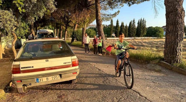 Muğlada depremzede çocuklara bisiklet morali