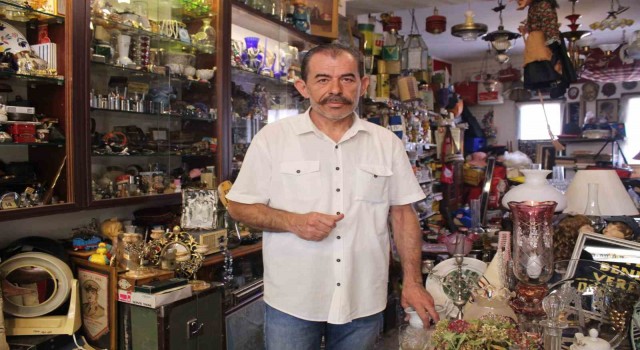 Naftalin kokulu meslek: Antikacılık