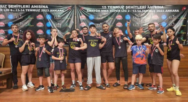 Nildeniz, Kadınlar Kafes Dövüşünde Türkiye şampiyonu oldu